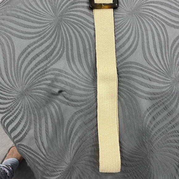 One size fits all belt never worn in Great Condition - Picture 4 of 5